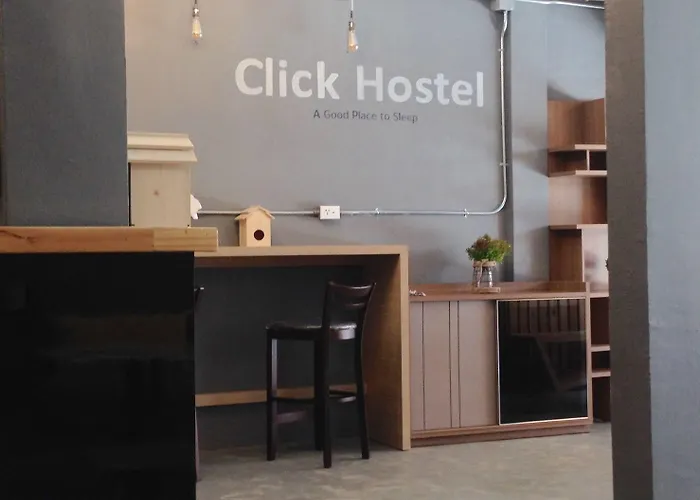 Hostal Click *