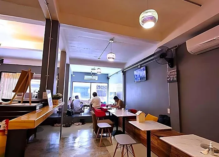 Hostal Click *
