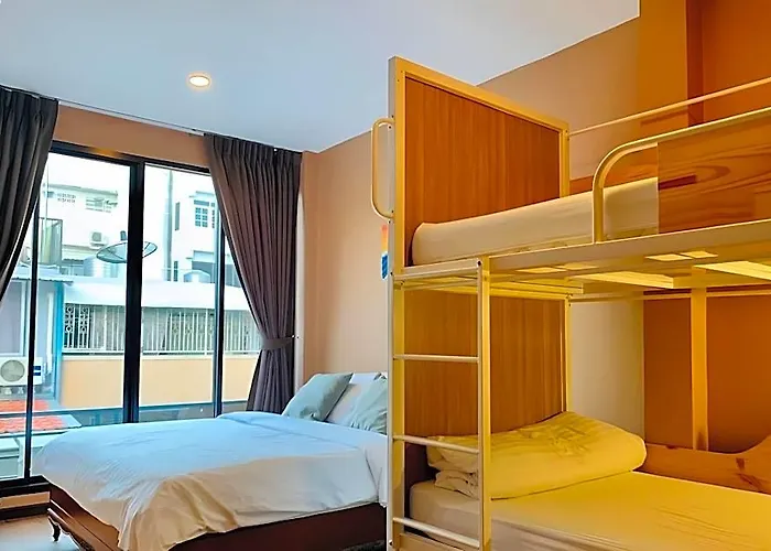 Click Hostel Bangkok